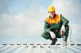 How to Choose the Right Commercial Roof Maintenance Service